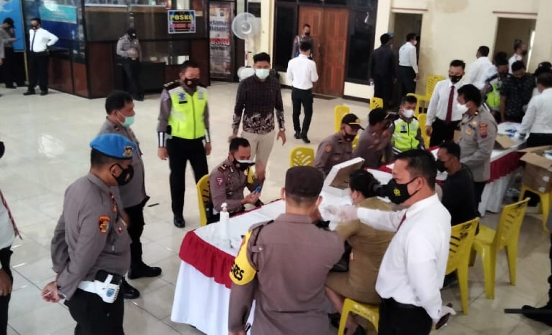 Ratusan Anggota Polres Minsel Jalani Tes Urine dan Lendir