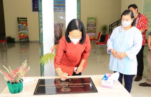 Rektor Unsrat Resmikan Gedung Pascasarjana Fakultas Ekonomi dan Bisnis