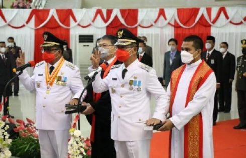 Dilantik Gubernur Olly Dondokambey, MM-HH Resmi Nahkodai Kota Bitung