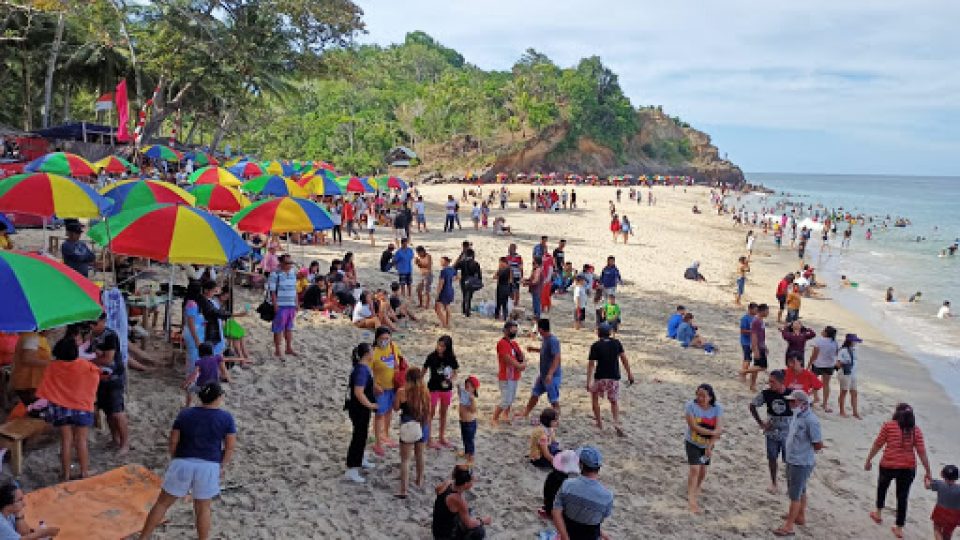 Tumpaan Kayuwatu Oki, Pantai Timur Kakas Nan Eksotis