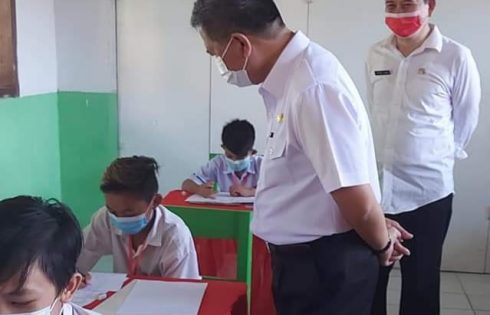 Wabup Minsel Lakukan Monitoring Ujian Sekolah Dasar