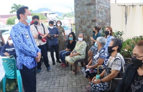 Senduk Pantau Langsung Vaksinasi Masal Covid-19