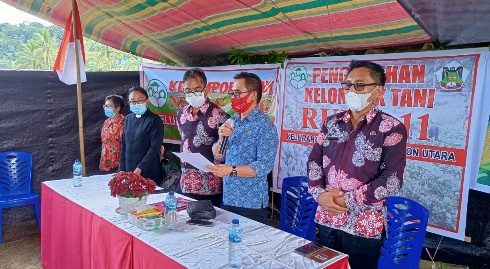 Pontororing Wakili Wali Kota Kukuhkan Kelompok Tani