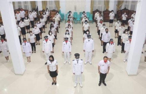 Kompak, Didampingi WL, Senduk Lantik Sejumlah Pejabat