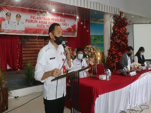 Mandagi Lantik Pengurus Forum Anak Daerah Kota Tomohon