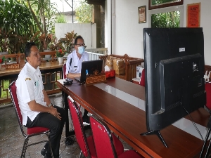 Didampingi Sekkot, Senduk Ikuti Rapat Dengan Mendagri