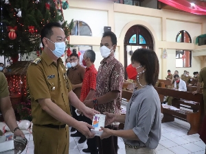 Senduk Ajak Masyarakat Tomohon Rayakan Natal Dengan Kesederhanaan