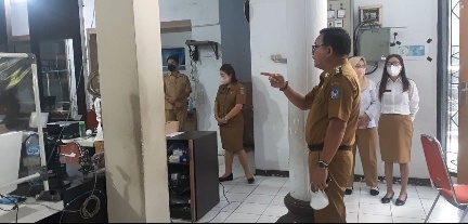 Terkait Pungli, Walikota Bitung Sidak Langsung Disdukcapil