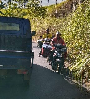Pengguna Keluhkan Kondisi Ruas Jalan Korakora – Kapataran