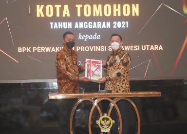 Pemkot Tomohon Serahkan LKPD 2021 di Kantor BPK