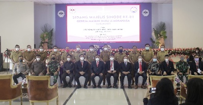 Maurits-Hengky Hadir Dalam Sidang Majelis Sinode Ke-18