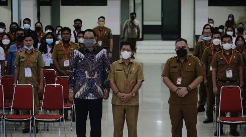 Mantapkan Tugas Prokompim, Sekda Rudy Theno Buka Bimtek Keprotokolan Pemkot Bitung
