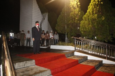 77 Tahun Merdeka, Kandouw Pimpin Apel Kehormatan dan Renungan Suci di TMP Kairagi