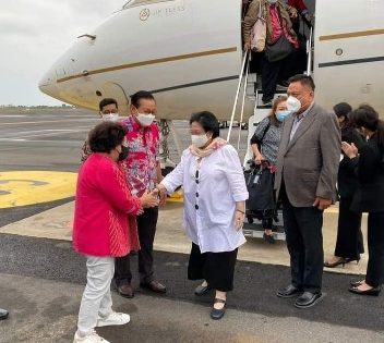Olly Dondokambey Dampingi Megawati ke Korsel