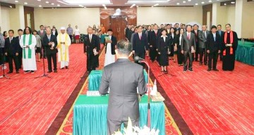 Rektor Unsrat Lantik Senat Unsrat Periode 2023