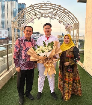 Anak Mantan Penjabat Gubernur Sulut Diterima di 5 Perguruan Tinggi Favorit