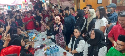 Istri Ganjar Berbaur Dengan Warga di Djarod, Jelaskan Beberapa Visi Misi Ganjar-Mahfud