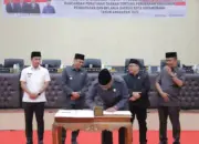 Wali Kota dan Wawali Hadiri Paripurna Persetujuan Ranperda APBD-P 2025