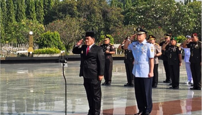 Jelang HUT Provinsi Sulut, YSK-Victor Ziarah ke Makam Mantan Gubernur di TMP Kalibata Jakarta
