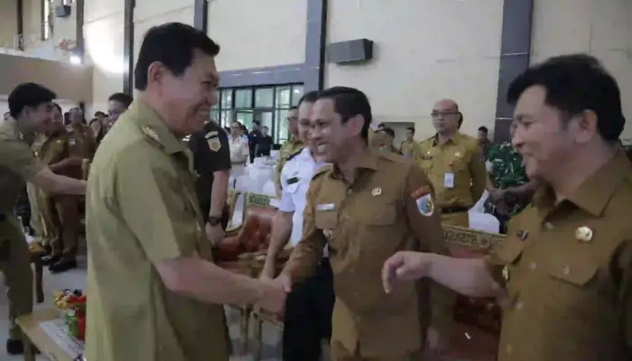 Wali Kota Kotamobagu Weny Gaib Hadiri Perkawinan Massal