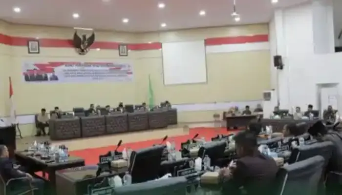 Wali Kota dan Wawali Kotamobagu Hadiri Paripurna Tingkat 1 KUA PPAS 2026 