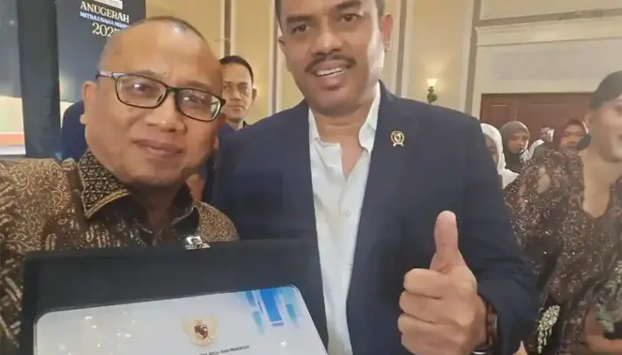 Bank SulutGo Terima “Anugerah Mitra Usaha Ekonomi 2025” dari Menteri UMKM