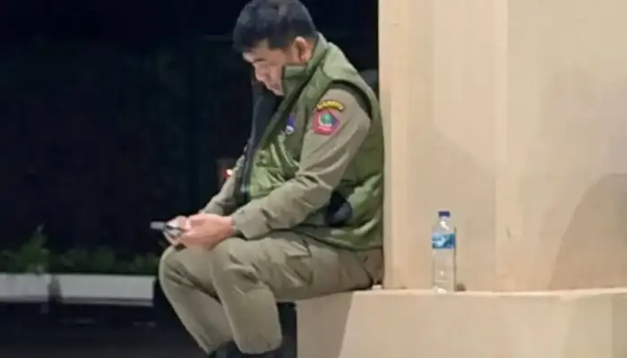 Ketika Langkah Gubernur Yulius Selvanus Terhenti di Lokasi Bencana Siau Dengan Mata Berkaca-kaca