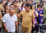 Ketua TP-PKK Dampingi Gubernur Yulius Selvanus Cek Langsung Penyaluran Bantuan Logistik ke Sitaro