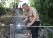 Polres Kotamobagu Bangun Jembatan MOTABI, Bantu Akses Anak Sekolah dan Warga ke Masjid