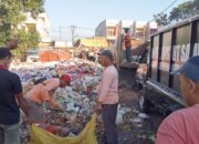 DLH Kotamobagu Mulai Bersihkan Tumpukan Sampah Pasca Lebaran