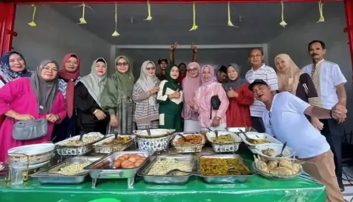 Lebaran Ketupat di Kelurahan Mongkonai Berlangsung Meriah
