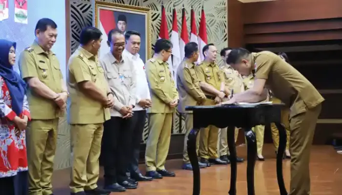Optimalisasi PAD Pemkab Mitra, Bupati Ronald Kandoli Tandatangani MoU dengan Pemprov Sulut
