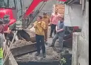 Sampah Menumpuk, Wali Kota Manado Andrei Angouw Pimpin Langsung Pengerukan Drainase