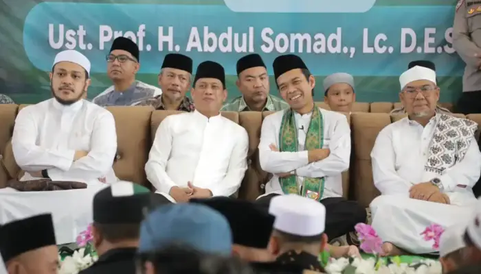 Wali Kota Kotamobagu Dampingi Ustadz Abdul Somad dalam Tabligh Akbar